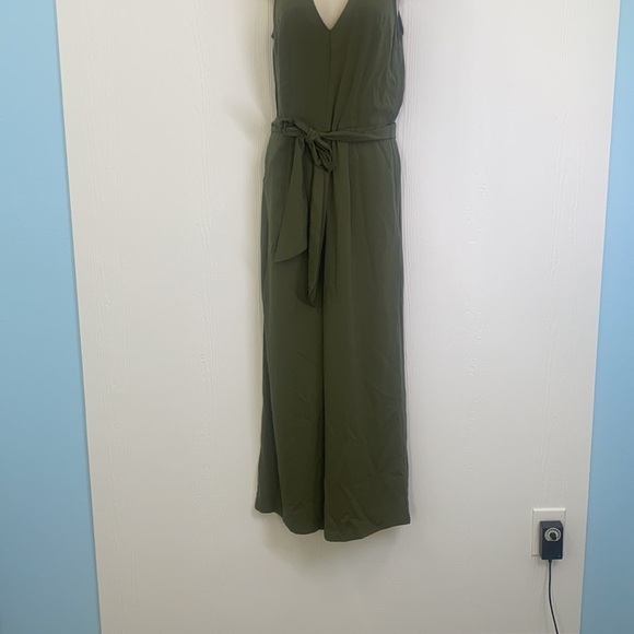 A new day - Army Green sleeveless Jump Suit XS - Picture 13 of 16